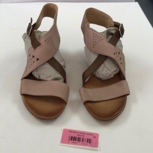 Miz Mooz leather heeled sandals 39 euro =8.5 USA.   14LS